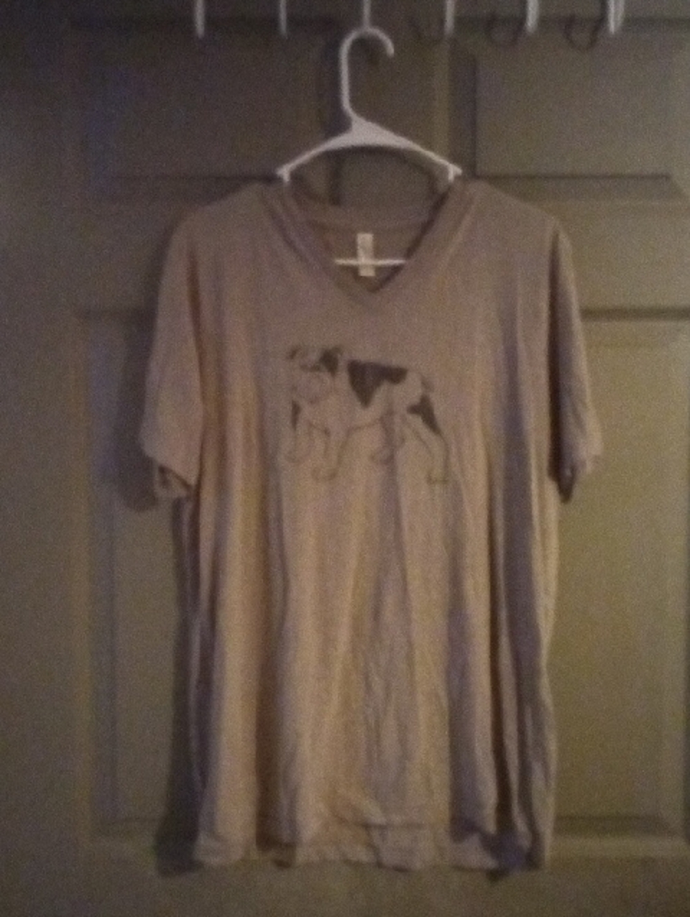 Graphic Bulldog V-Neck T-Shirt in Grey